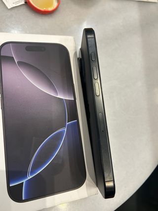 iPhone 16 Pro 256GB negro titanio (bateria 100%)