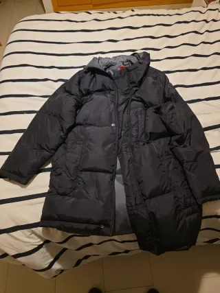 Chaqueta de plumas Levi's larga negra con capucha