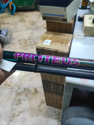 Caña de pesca negra proteus