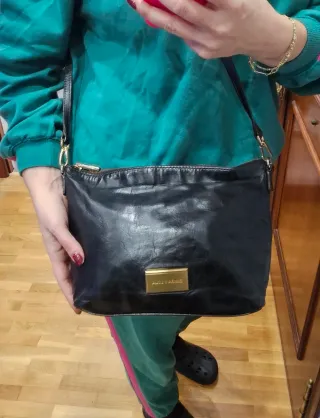 Bolso Piel negro de Bimba y Lola original.