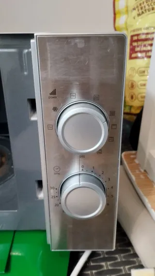 Microondas Taurus Plata