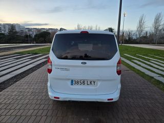 Ford Tourneo Courier 2021