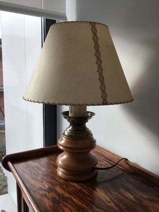 Lámpara de mesa madera y latón