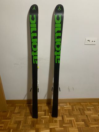Esquís Atomic Descender con Fijaciones Fisher