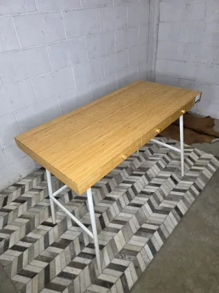 Escritorio bambú IKEA