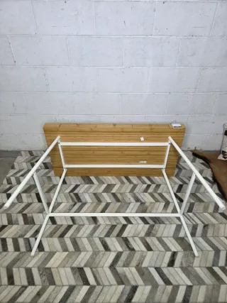 Escritorio bambú IKEA