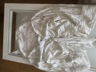 Blusa Zara blanca anudada mangas medias