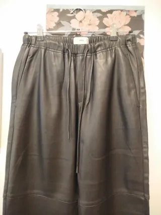 Pantalón polipiel negro mujer