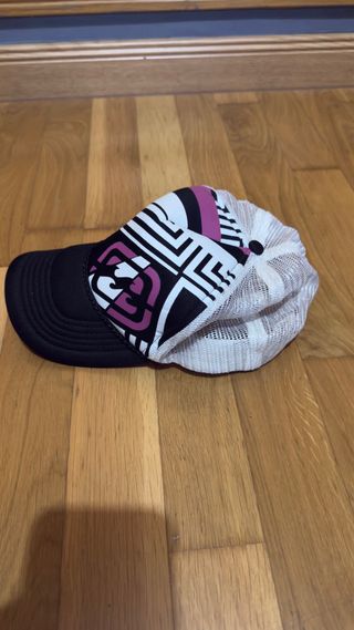 Gorra Billabong Negra y Rosa