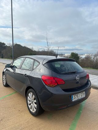 Opel Astra 2010
