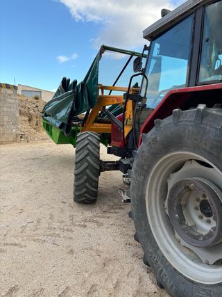 Recolector y tractor completo