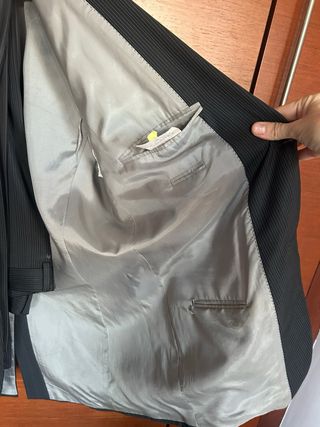 Traje Hugo Boss Rayas Negras Talla 54