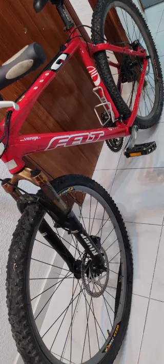 Bicicleta de Montaña Felt ( leer bien)