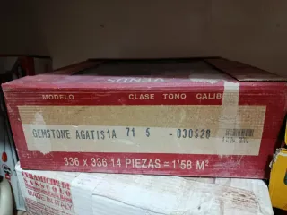 2 Cajas de azulejos marrones y negros