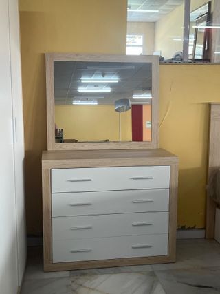 Cómoda 4 cajones nueva - con espejo