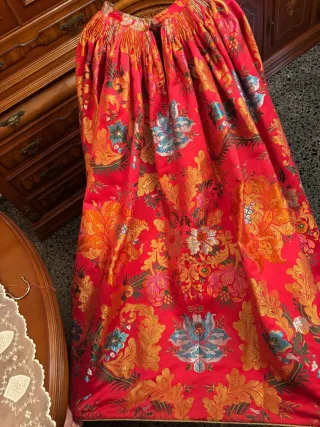 Traje de Fallera Rojo y Dorado