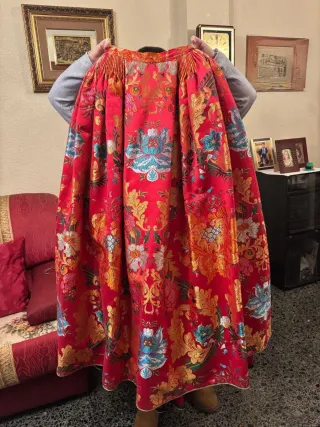 Traje de Fallera Rojo y Dorado