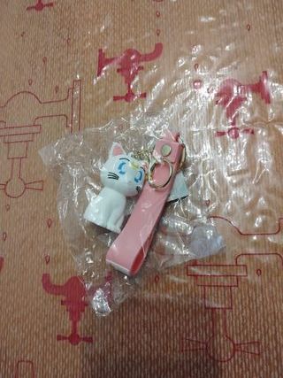 Llavero Gato Blanco y Rosa