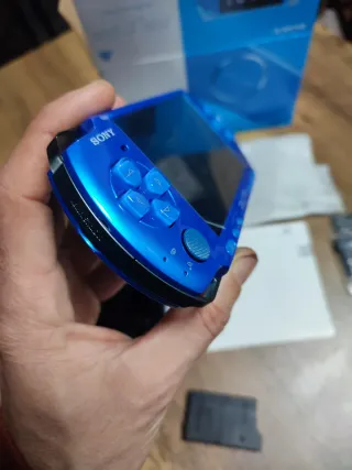 PSP Slim 3004 Blu Vibrante