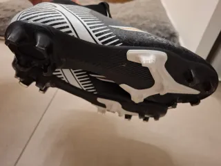 Scarpe da calcio Nike nere e oro