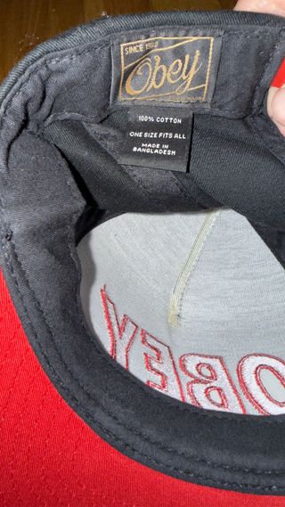 Gorra OBEY Negra y Roja