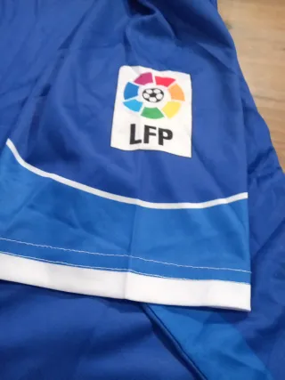 Camiseta deportiva azul Mobel