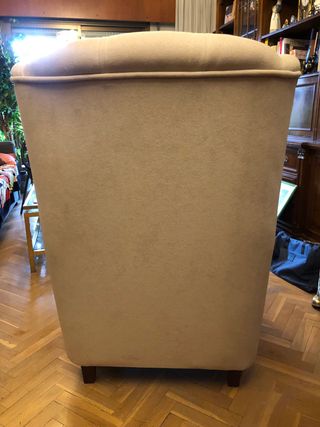 Sillón orejero beige rosado sin usar