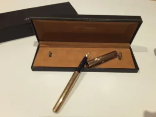 Pluma y bolígrafo S.T. Dupont bañados en oro
