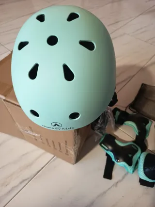 Casco y protecciones Nomady Kids