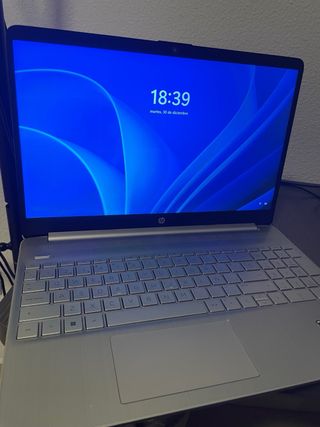 HP Laptop 15s-eq2xxx Ryzen 7 5700 4GB RAM