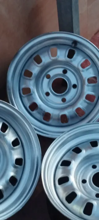 Ford Mustang llantas.