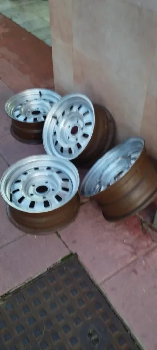 Ford Mustang llantas.