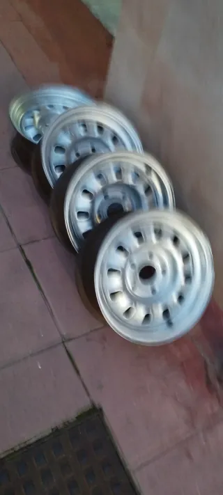 Ford Mustang llantas.