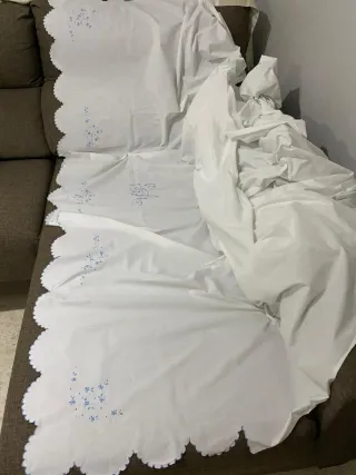 Sábana antigua de cama 1.50 Mide 2.60 x 2.30