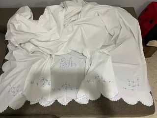 Sábana antigua de cama 1.50 Mide 2.60 x 2.30