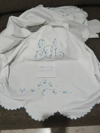 Sábana antigua de cama 1.50 Mide 2.60 x 2.30