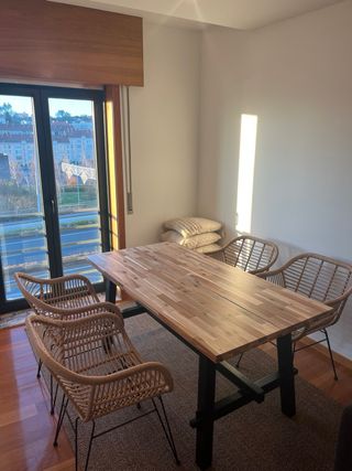 Mesa Ikea Skogsta y 4 Sillas Sklum