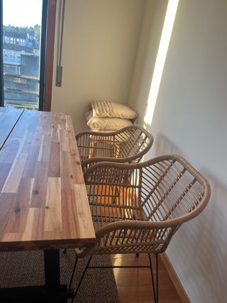 Mesa Ikea Skogsta y 4 Sillas Sklum