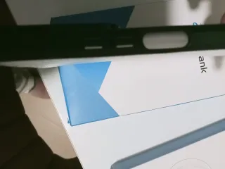 Funda móvil negra con acabado cepillado salv.panta