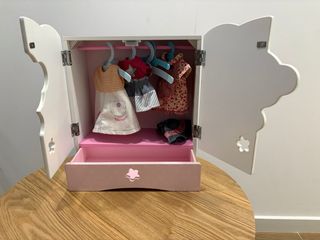 Armario Nenuco Madera Oso Rosa. CON VESTIDOS.