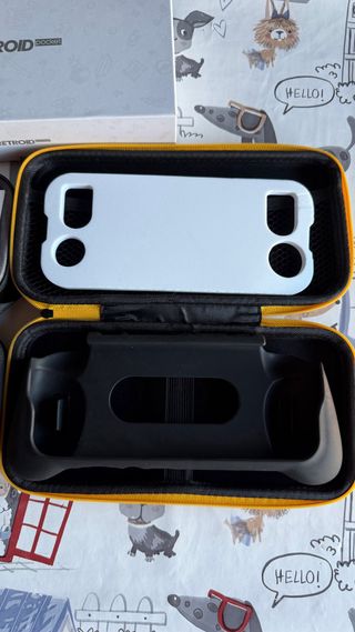 Retroid Pocket 4 Pro + Accesorios