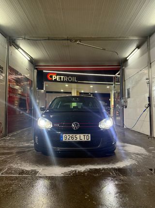 Volkswagen Golf GTI