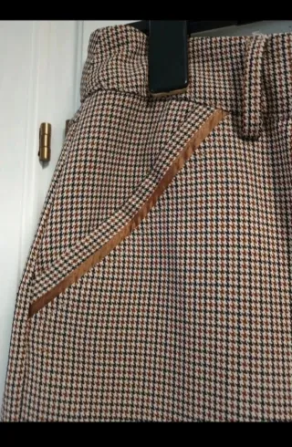 Falda marrón estampada