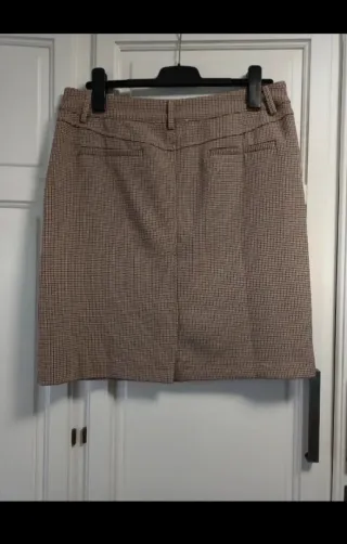 Falda marrón estampada