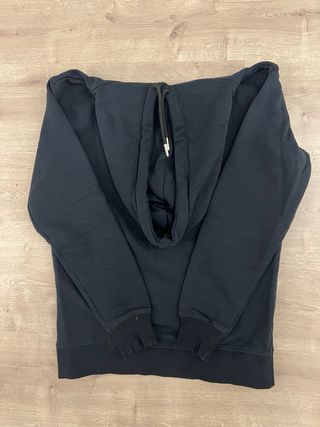 Sudadera negra con capucha y logo de aguacate