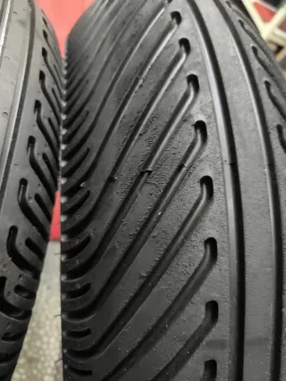 Neumáticos PIRELLI Moto2/SBK agua