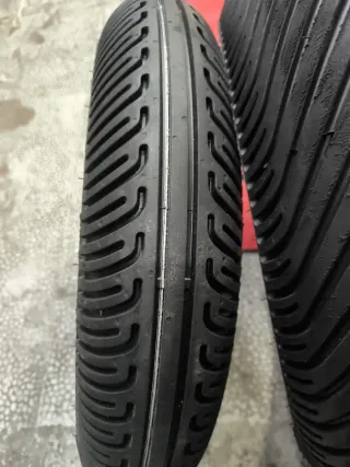 Neumáticos PIRELLI Moto2/SBK agua
