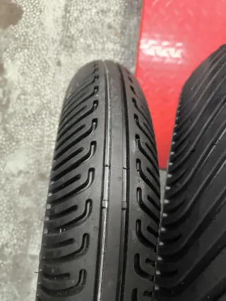 Neumáticos PIRELLI Moto2/SBK agua