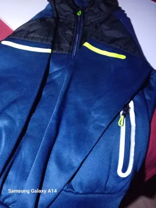Chaqueta Nike Azul y Negra con Capucha
