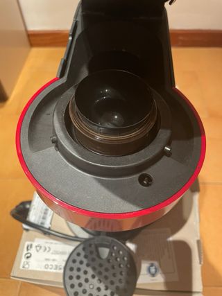 Cafetera Nespresso Vertuo Roja